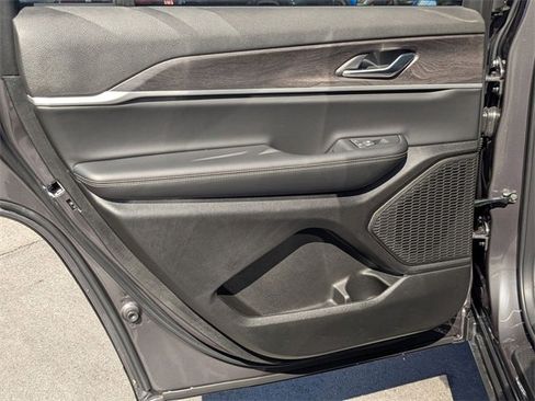 New 2025 Jeep Grand Cherokee L Limited image 27