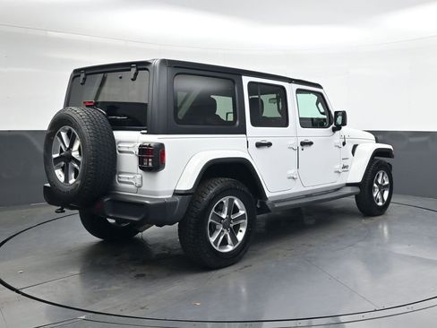 Used 2019 Jeep Wrangler Unlimited Sahara image 4