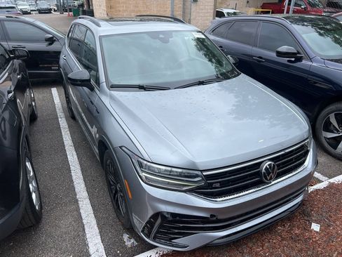 Used 2022 Volkswagen Tiguan SE R-Line image 12