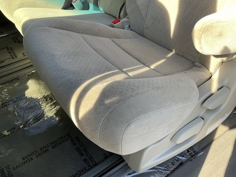 Used 2015 Toyota Sienna LE image 27