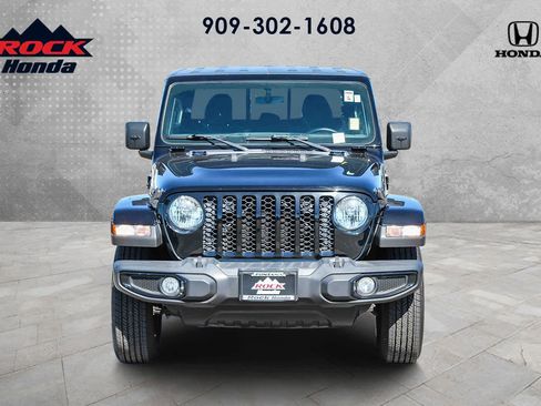 Used 2021 Jeep Gladiator Sport image 2