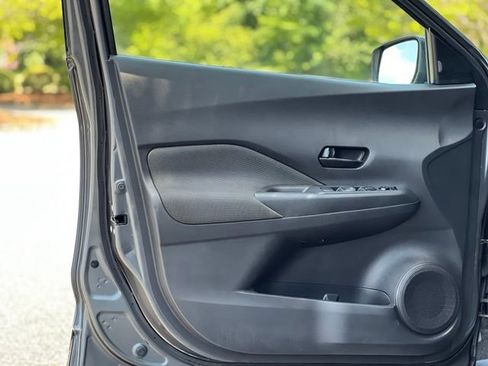 Used 2020 Nissan Kicks S w/ Interior Electronics Package FWD image 10