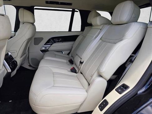 Used 2023 Land Rover Range Rover Long Wheelbase SE AWD/4WD image 17