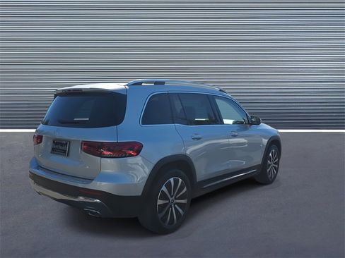 Used 2022 Mercedes-Benz GLB 250 image 3