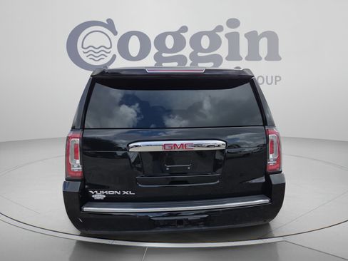 Used 2017 GMC Yukon XL Denali w/ Open Road Package AWD/4WD image 4