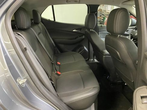 Used 2022 Buick Encore GX Select w/ Sport Touring Package FWD image 15