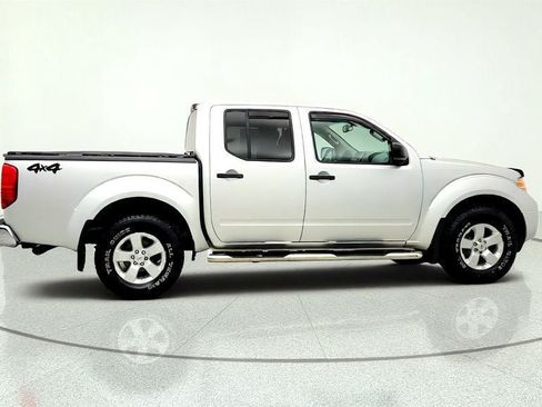 Used 2013 Nissan Frontier SV w/ SV Value Truck Pkg AWD/4WD image 4