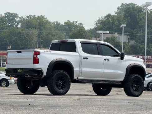 Used 2019 Chevrolet Silverado 1500 LT Trail Boss image 2