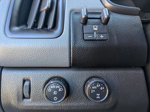 Used 2016 Chevrolet Colorado Z71 w/ LPO, Bed Protection Package image 15