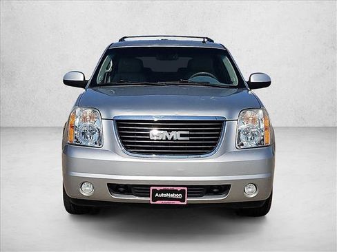 Used 2011 GMC Yukon SLT w/ SLT-2 Equipment Package AWD/4WD image 8