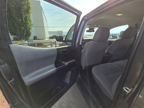 Used 2020 Toyota Tacoma SR5 image 17
