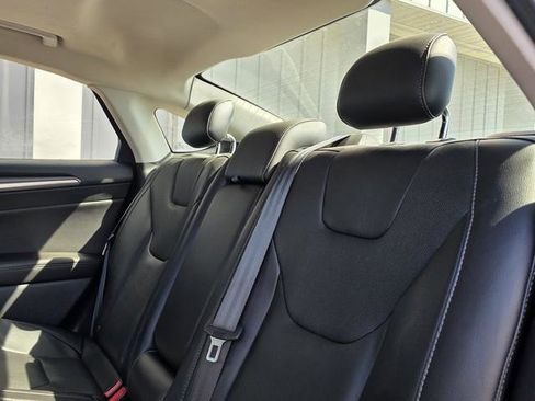 Used 2013 Ford Fusion Titanium image 16