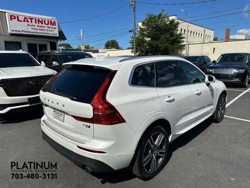 Used 2019 Volvo XC60 T5 Momentum w/ Multimedia Package AWD/4WD image 5