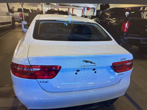 Used 2019 Jaguar XE Prestige image 12