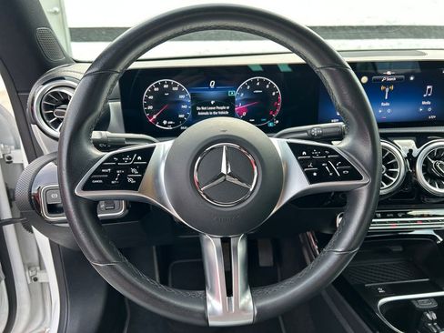 Used 2025 Mercedes-Benz CLA 250 image 14