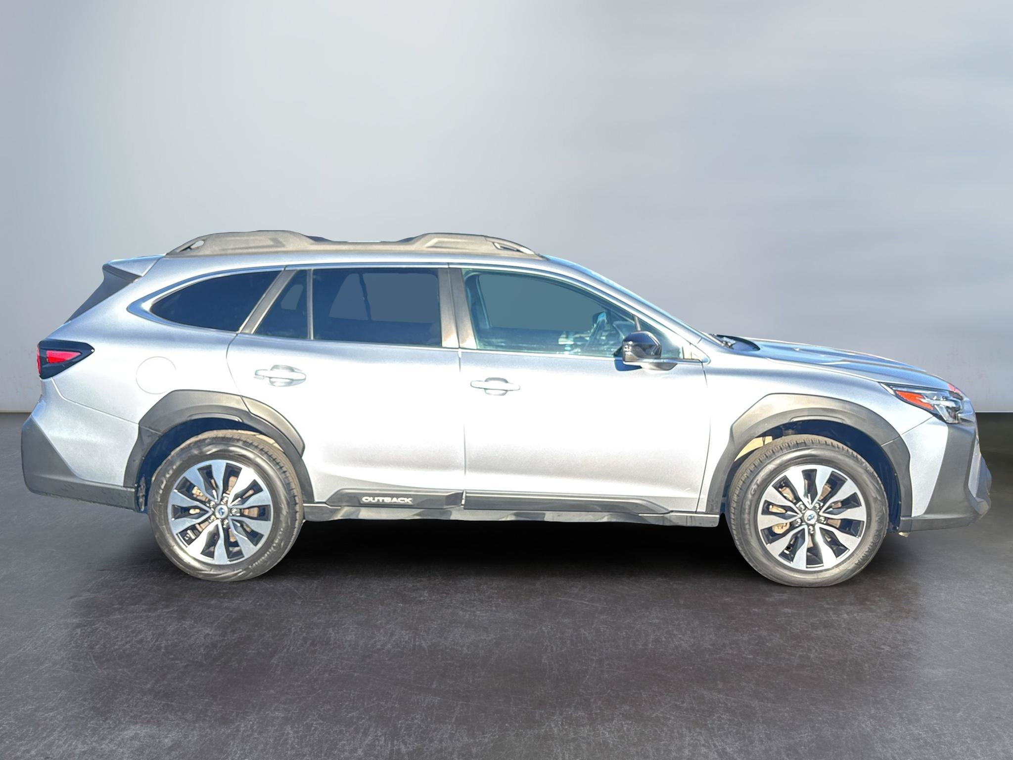 Used 2024 Subaru Outback Limited XT AWD/4WD image 4