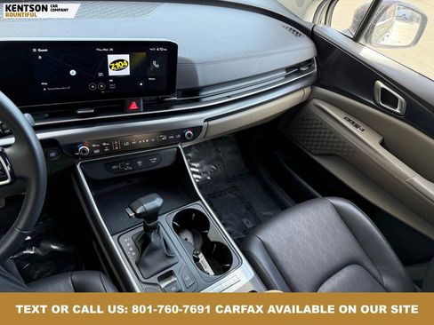 Used 2025 Kia Carnival image 23