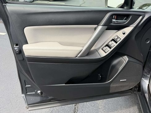 Used 2018 Subaru Forester 2.5i Limited AWD/4WD image 16