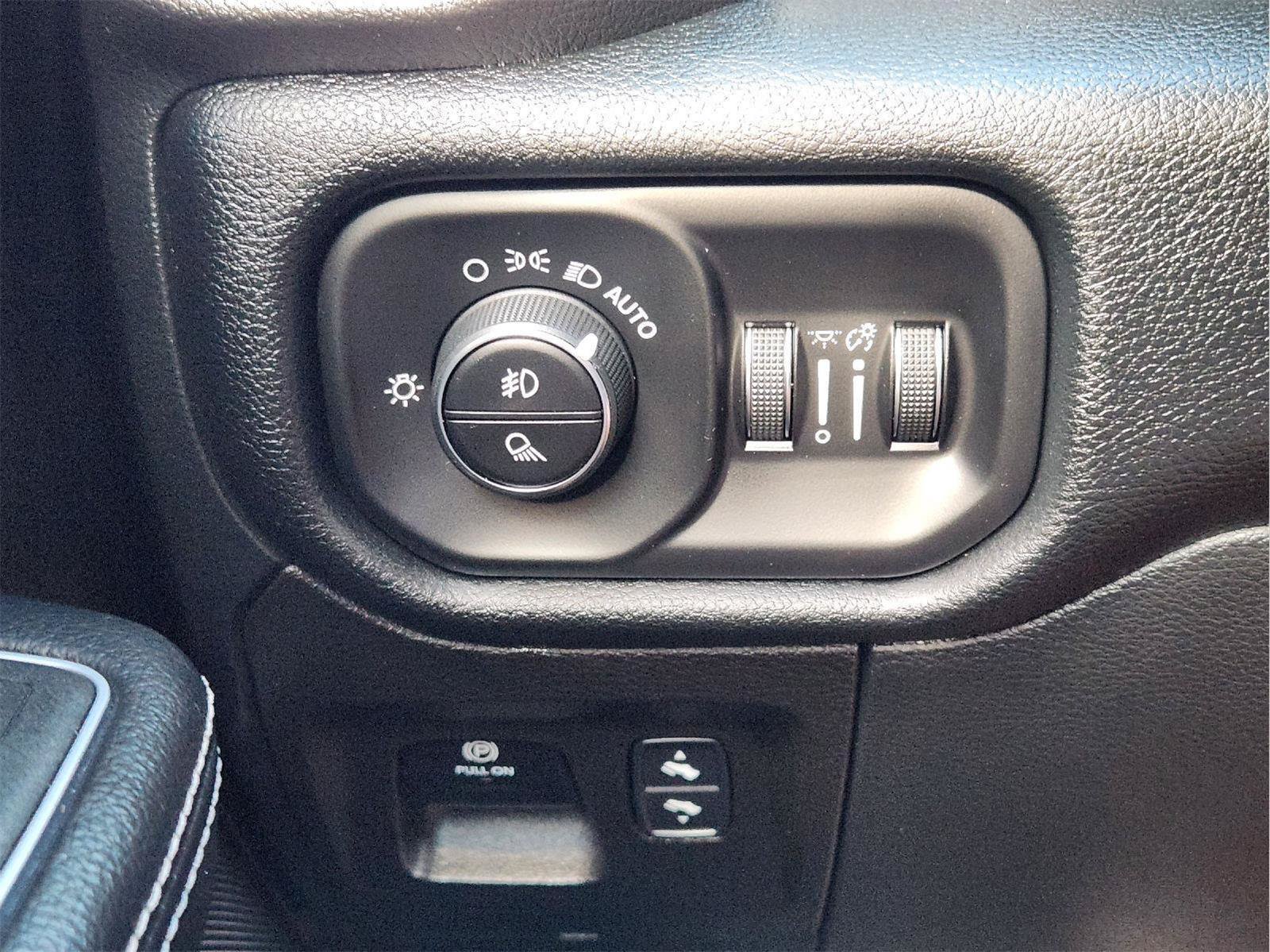 Used 2022 RAM 1500 Laramie AWD/4WD image 24