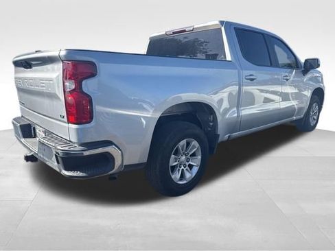 Used 2022 Chevrolet Silverado 1500 LT image 3
