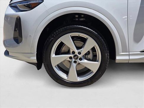 New 2025 Audi Q5 Premium Plus image 9
