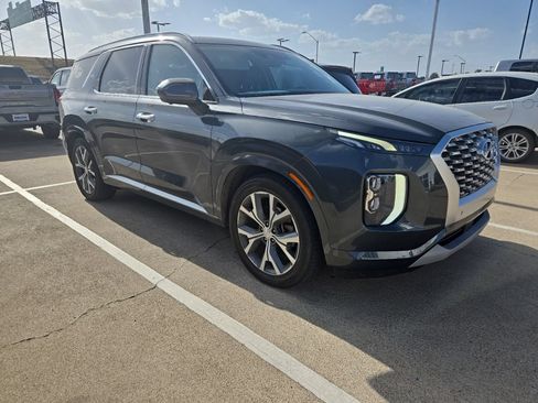 Used 2022 Hyundai Palisade Limited w/ Cargo Package FWD image 3