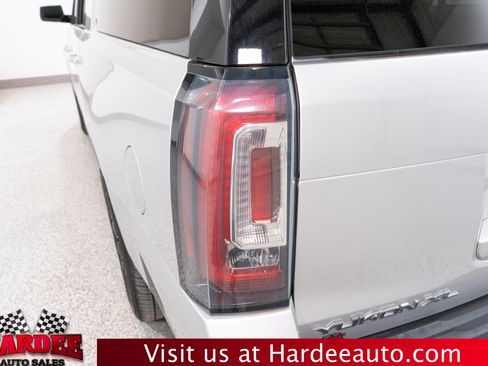 Used 2018 GMC Yukon XL Denali w/ Denali Ultimate Package AWD/4WD image 9
