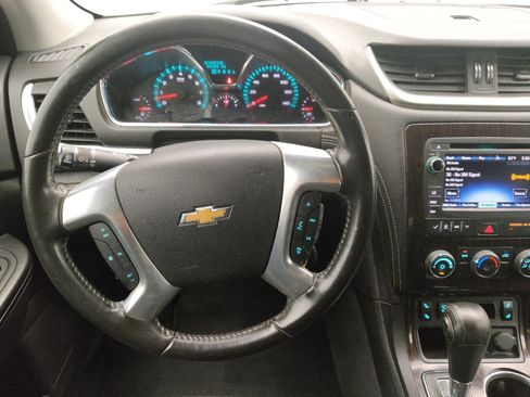 Used 2017 Chevrolet Traverse LT w/ Style and Technology Package FWD image 22