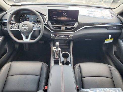 New 2025 Nissan Altima 2.5 SR image 8