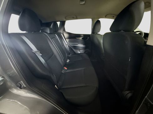 Used 2018 Nissan Rogue Sport S image 26