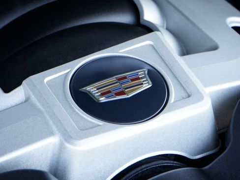 Used 2019 Cadillac Escalade Premium Luxury RWD image 16