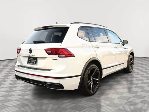 Used 2023 Volkswagen Tiguan SE R-Line AWD/4WD image 7