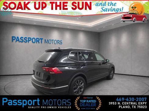 Used 2023 Volkswagen Tiguan SE w/ Panoramic Sunroof Package FWD image 6