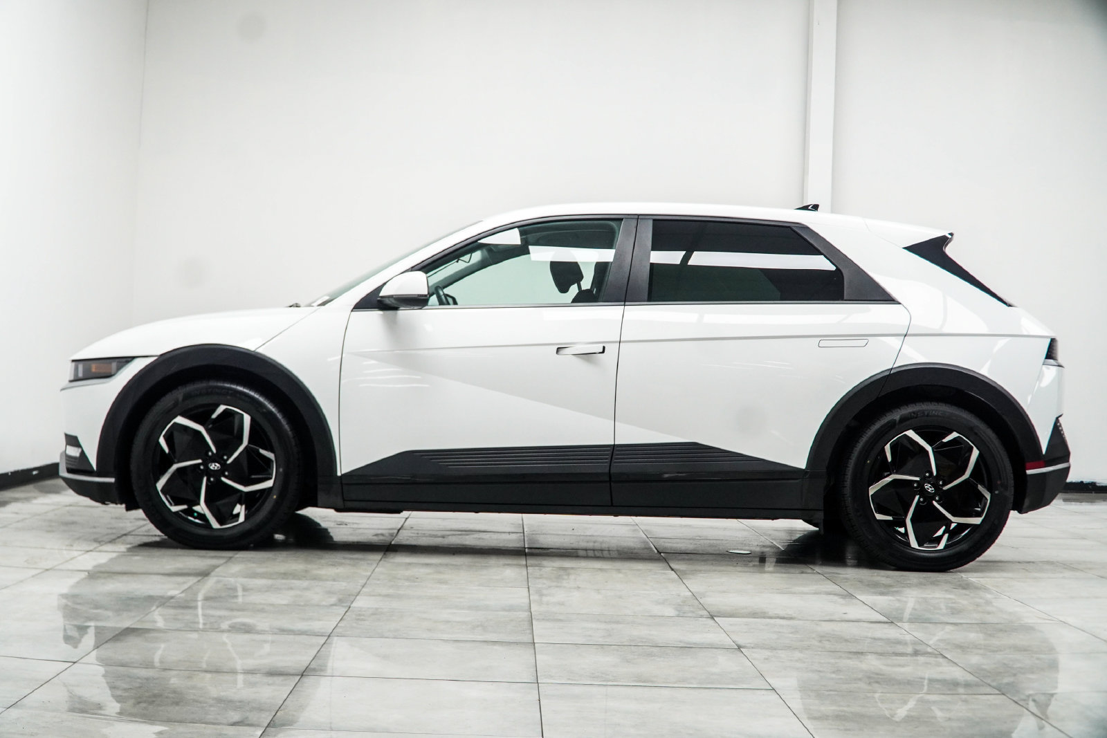 Used 2022 Hyundai Ioniq 5 SE AWD/4WD image 9