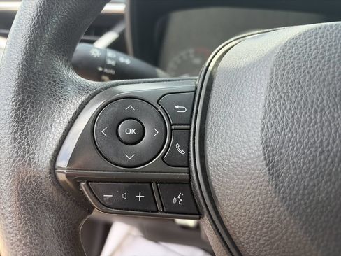 Used 2021 Toyota Corolla LE FWD image 21