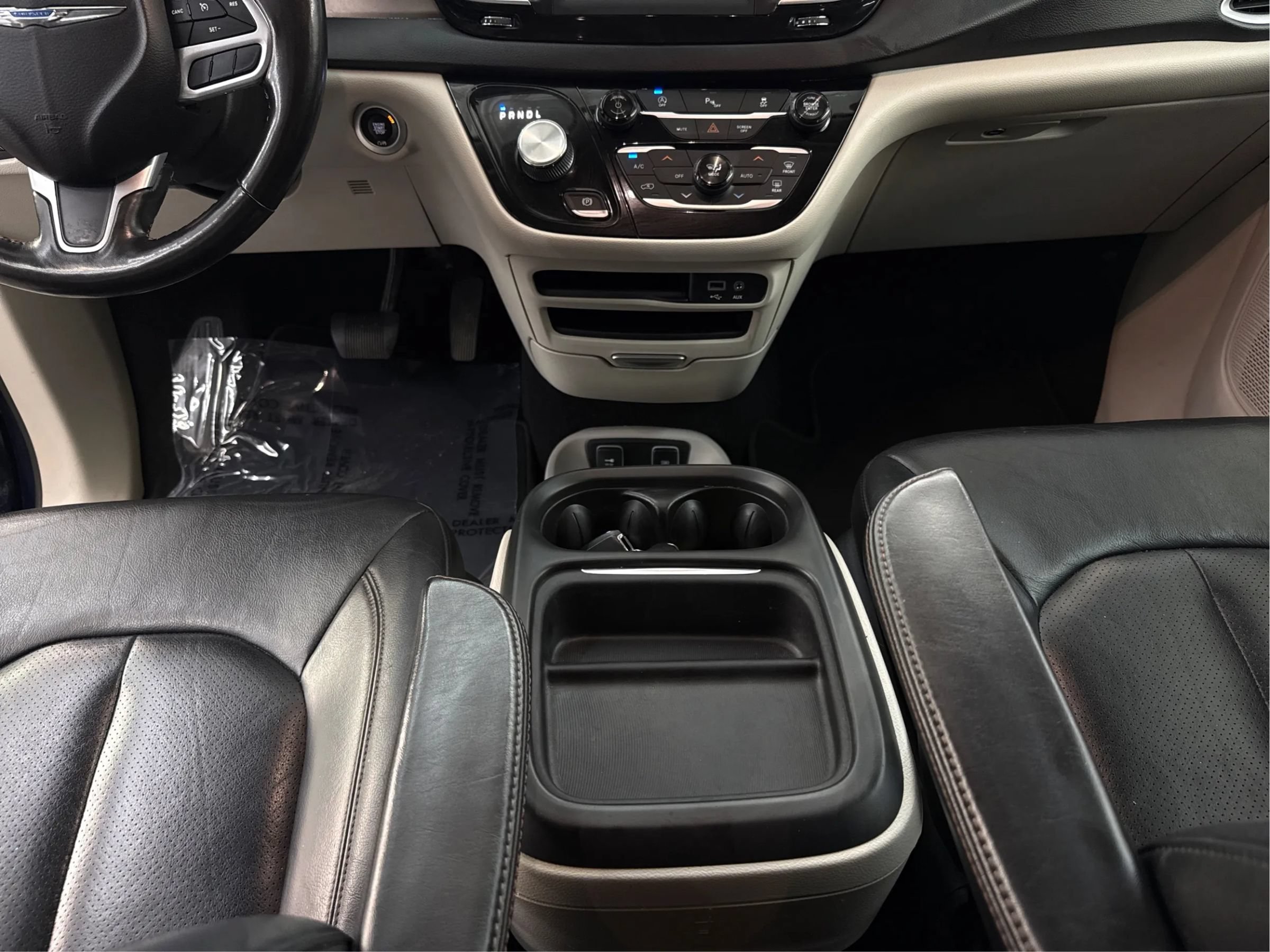 Used 2019 Chrysler Pacifica Touring-L FWD image 22