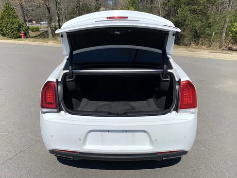 Used 2021 Chrysler 300 S w/ S Model Appearance Package RWD image 9