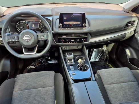 Certified 2023 Nissan Rogue SV FWD image 12