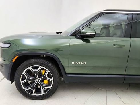 Used 2024 Rivian R1S Adventure image 9