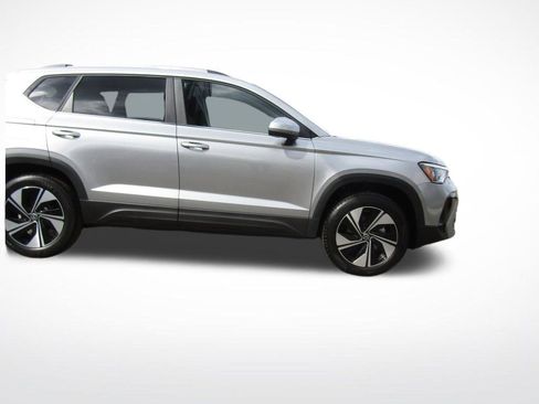 New 2026 Volkswagen Taos SE AWD/4WD image 7