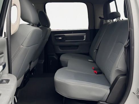 Used 2019 RAM 1500 Classic SLT AWD/4WD image 14
