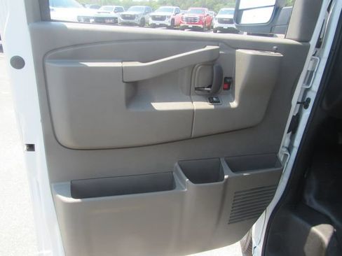 Used 2025 Chevrolet Express 2500 w/ Driver Convenience Package RWD image 7