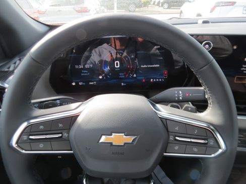 New 2026 Chevrolet Equinox LT w/ Convenience Package II image 17