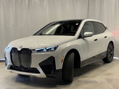 Used 2025 BMW iX xDrive50 w/ Sport Package image 3