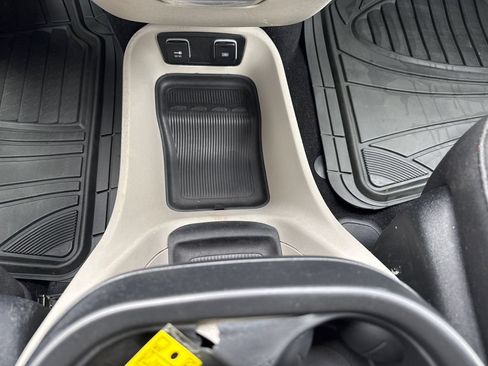 Used 2018 Chrysler Pacifica Touring Plus FWD image 32