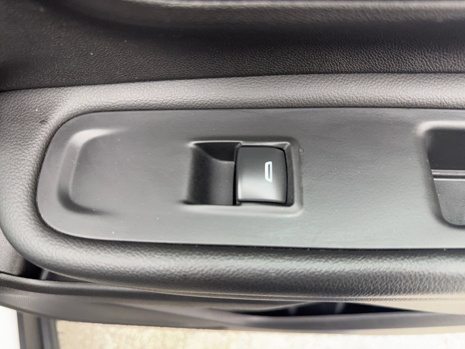 Used 2024 GMC Terrain SLT FWD image 35