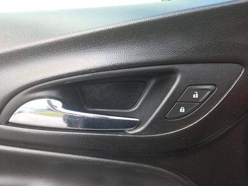 Used 2018 Chevrolet Equinox LT w/ Sun & Infotainment Package AWD/4WD image 12