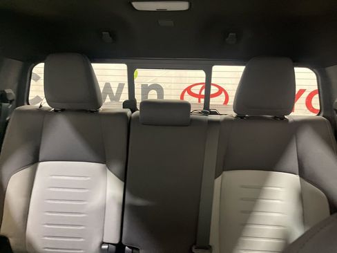 Used 2024 Toyota Tacoma TRD Sport w/ TRD Sport Upgrade Package image 20