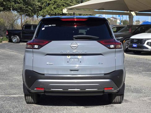 Used 2022 Nissan Rogue SL w/ SL Premium Package image 6