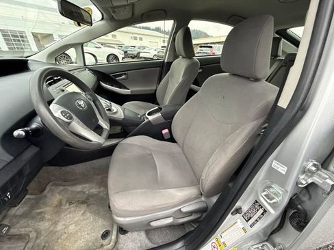 Used 2013 Toyota Prius Three image 19